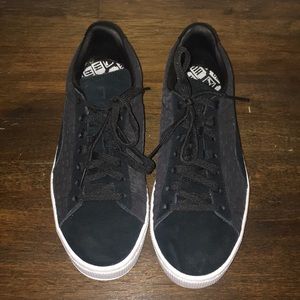 NWOT Suede Pumas